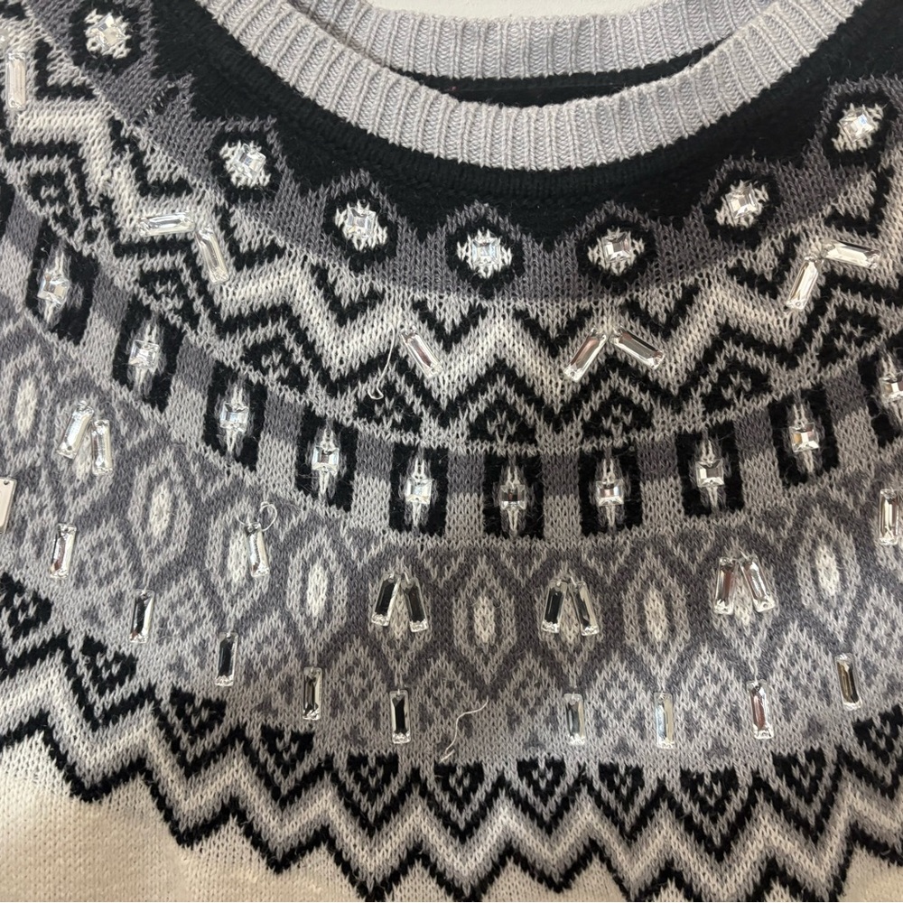 St. John's Bay Cream and Gray Knit Sweater - Picture 6 of 8